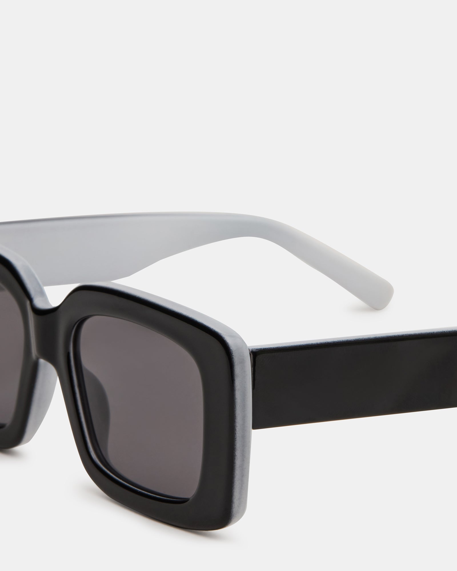 ASHLIN SUNGLASSES BLACK/WHITE