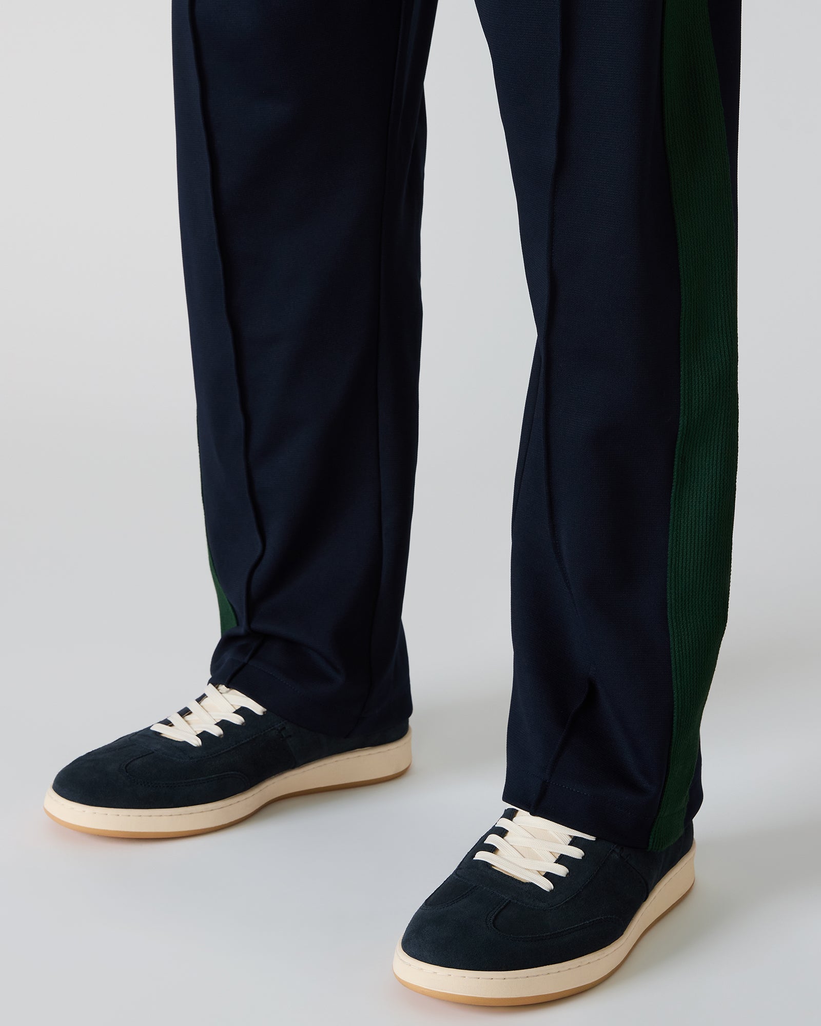 DYLAN NAVY/WHITE