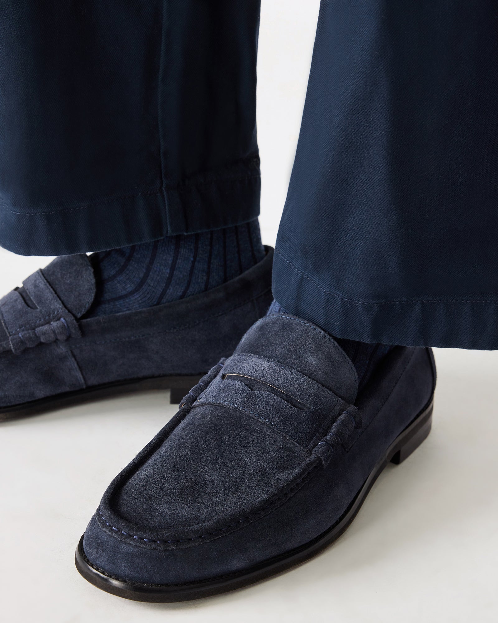 HUCKLE NAVY SUEDE