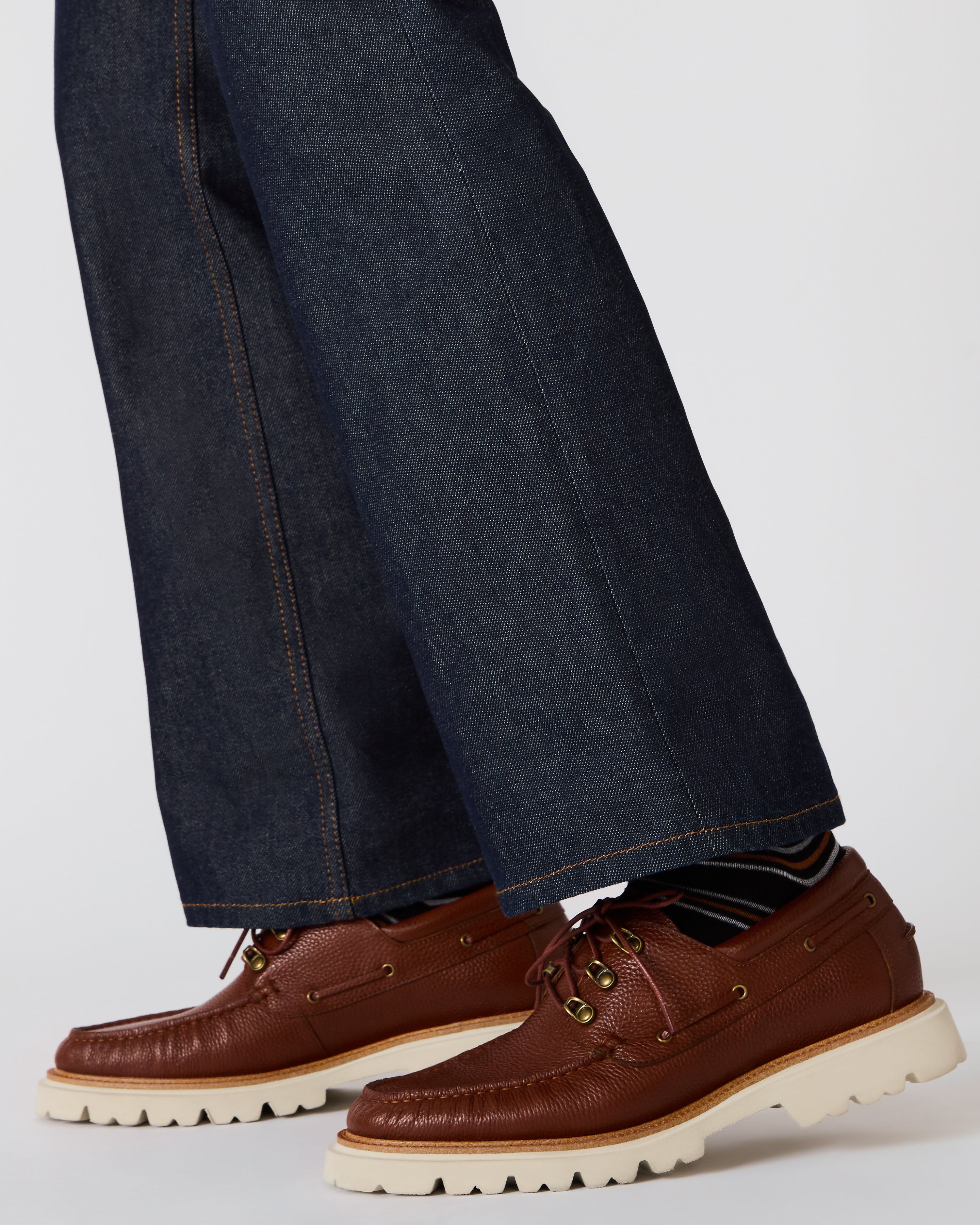 VICTOR COGNAC LEATHER